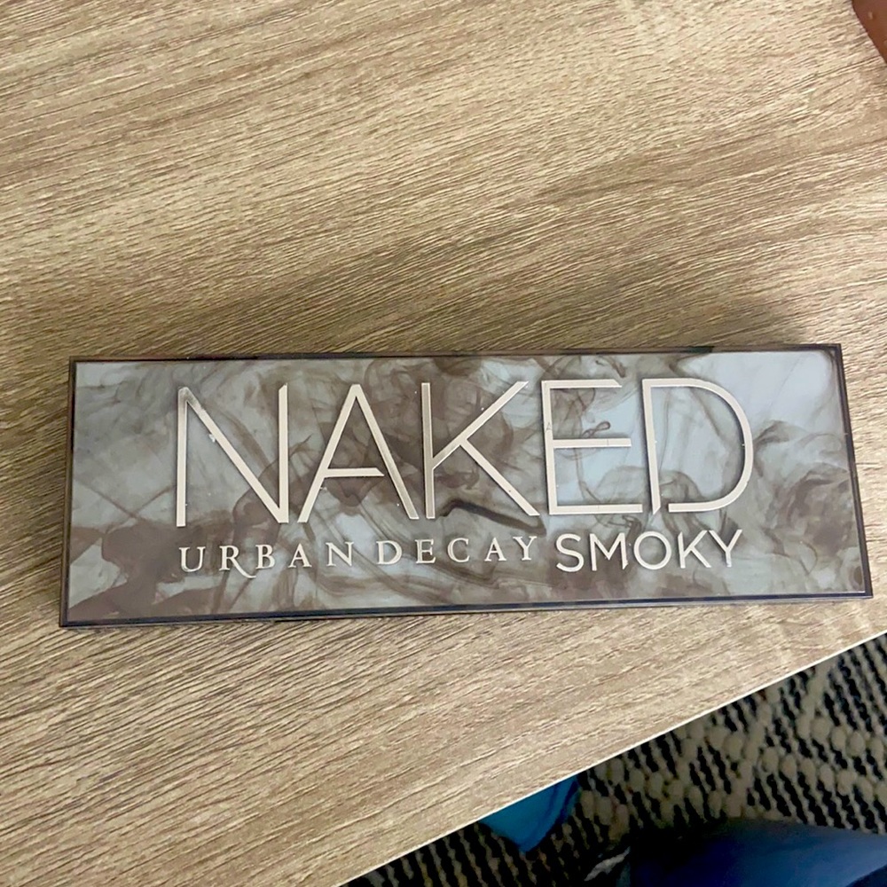 Urban decay naked smoky pallet